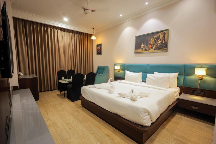 Hotel Midas Inn Mathura Esterno foto
