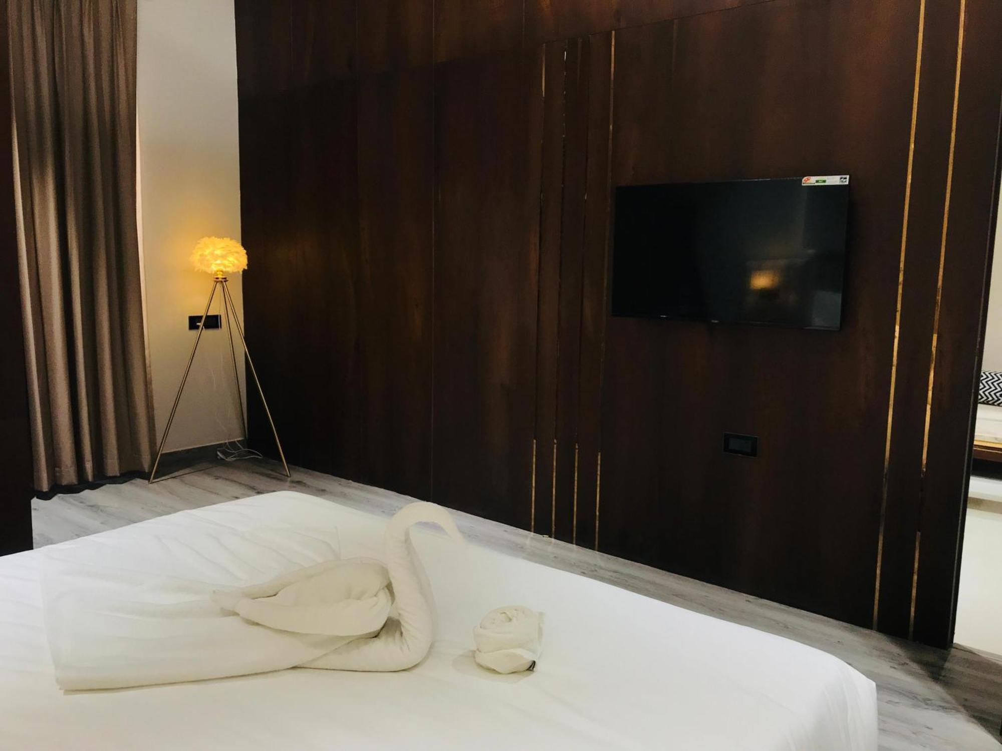 Hotel Midas Inn Mathura Esterno foto
