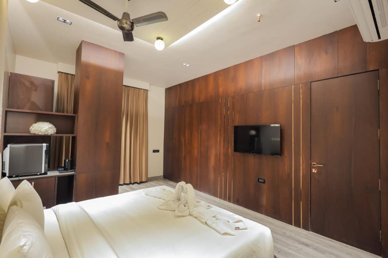 Hotel Midas Inn Mathura Esterno foto